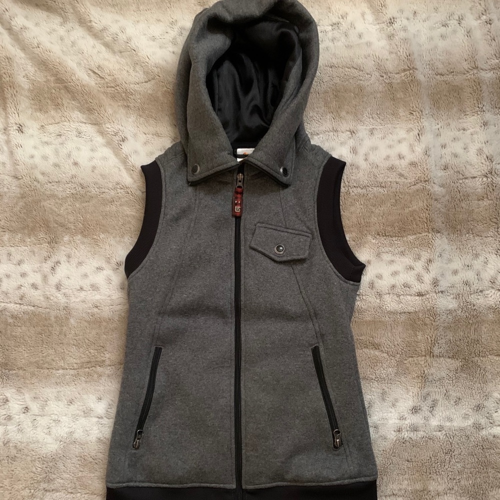 Burton vest